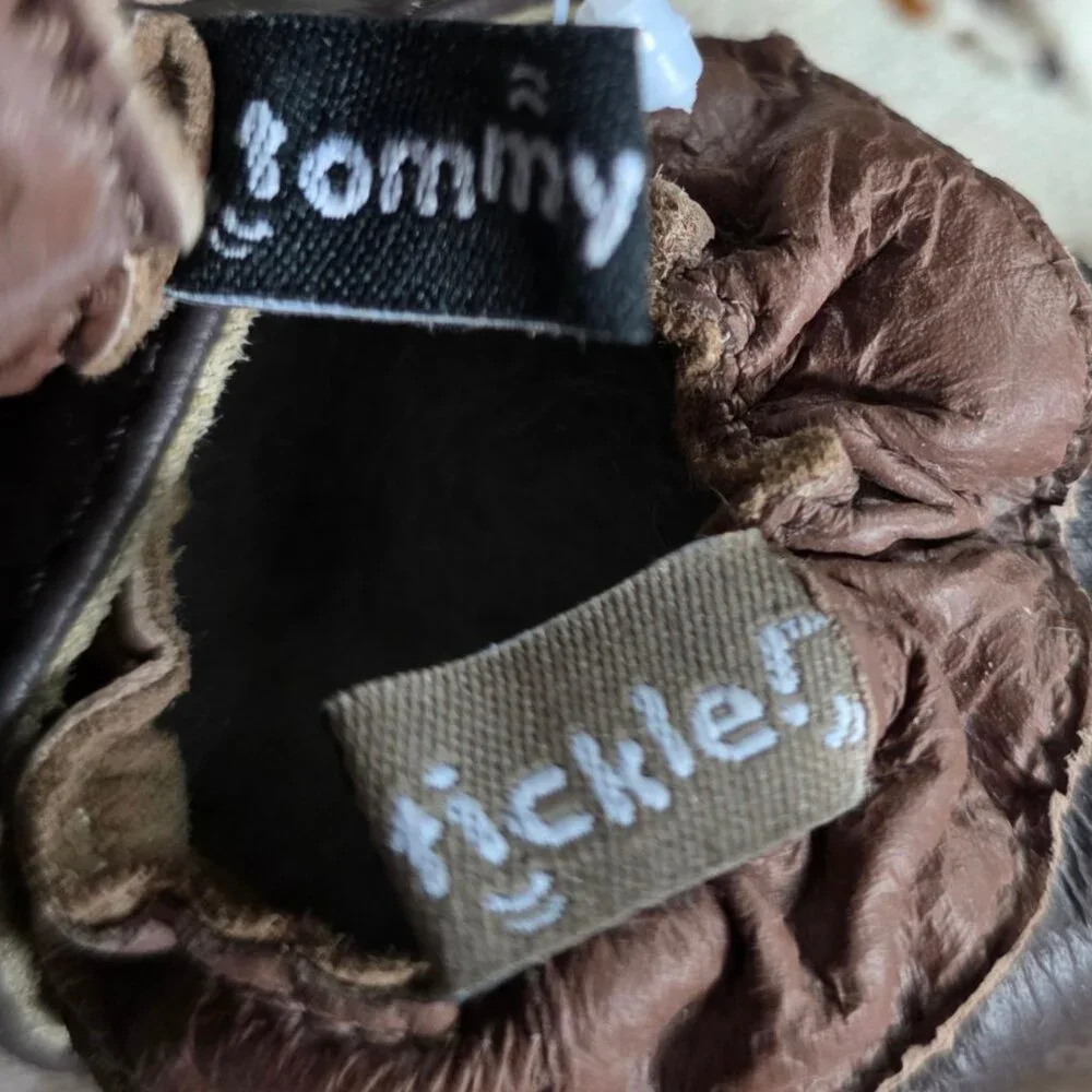 NWOT TOMMY TICKLE ( 3-6 MO. ) Leather Slip In Mocossins